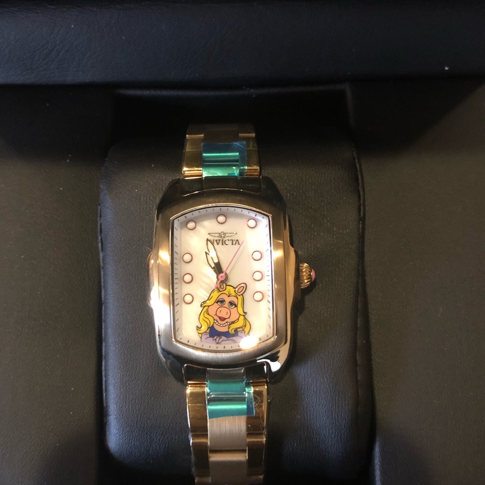 Invicta The Muppets Miss Piggy Women’s Wat…